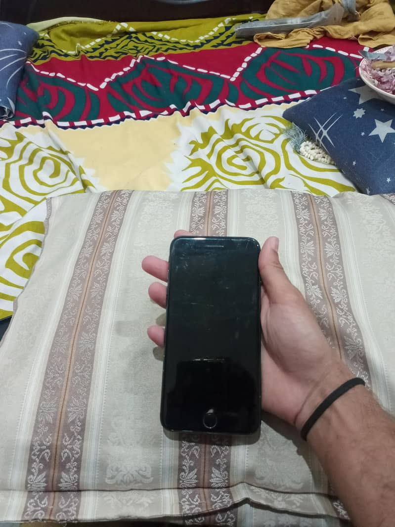 Apple iPhone 7 Plus 2