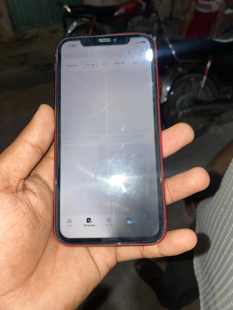Apple iPhone 11 3