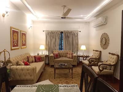 8 Marla House In Divine Garden