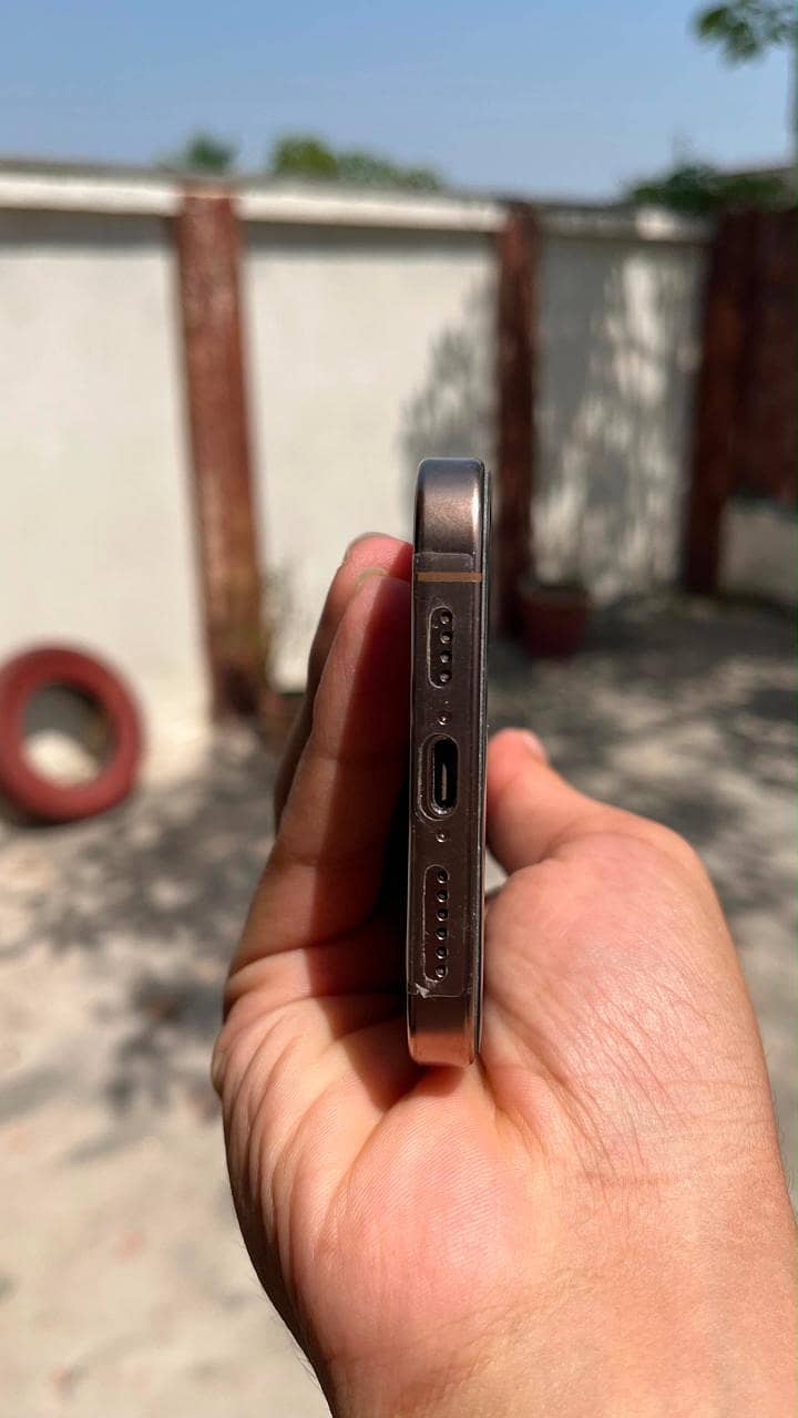 Iphone 16 Pro Max 4