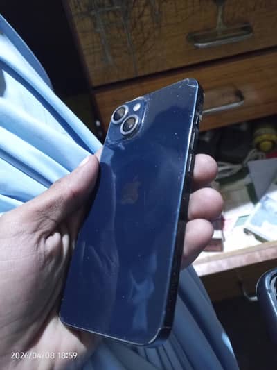 Apple iPhone 13