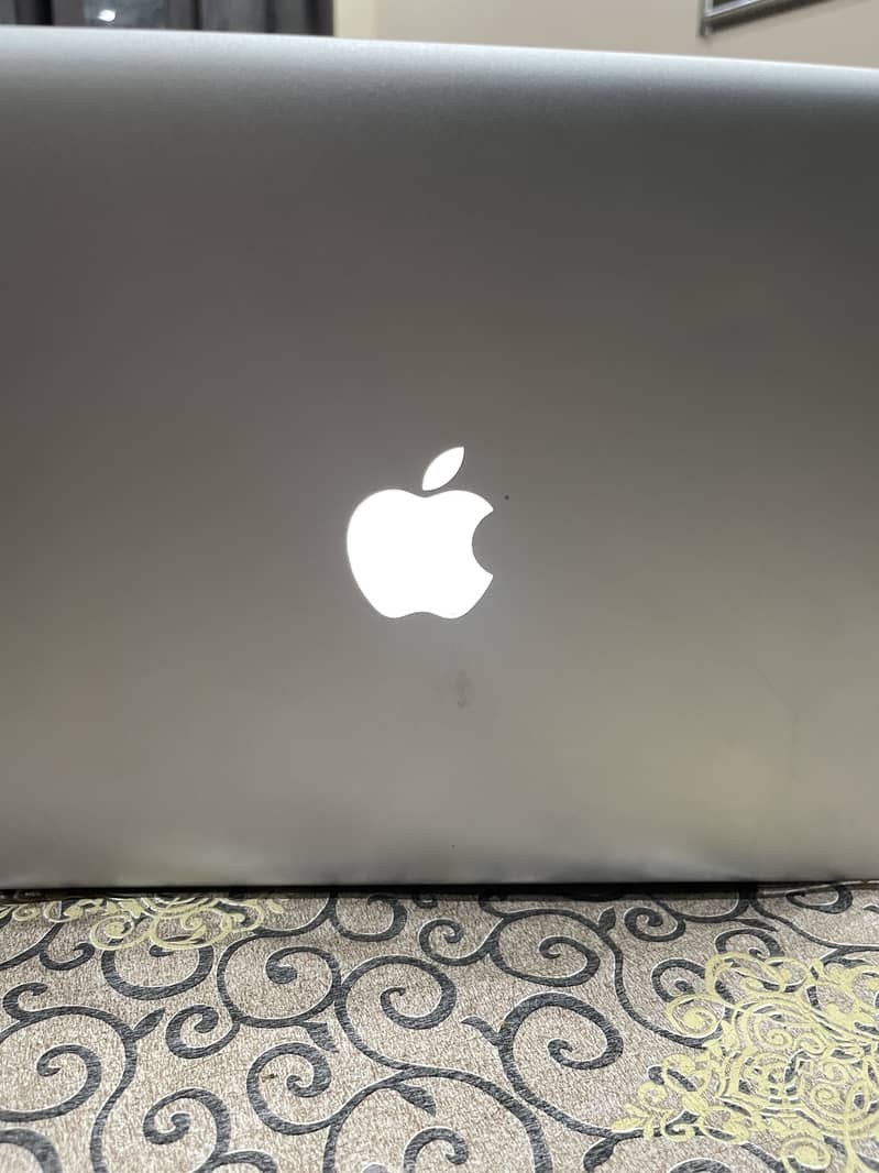 Macbook Pro (2015) 3