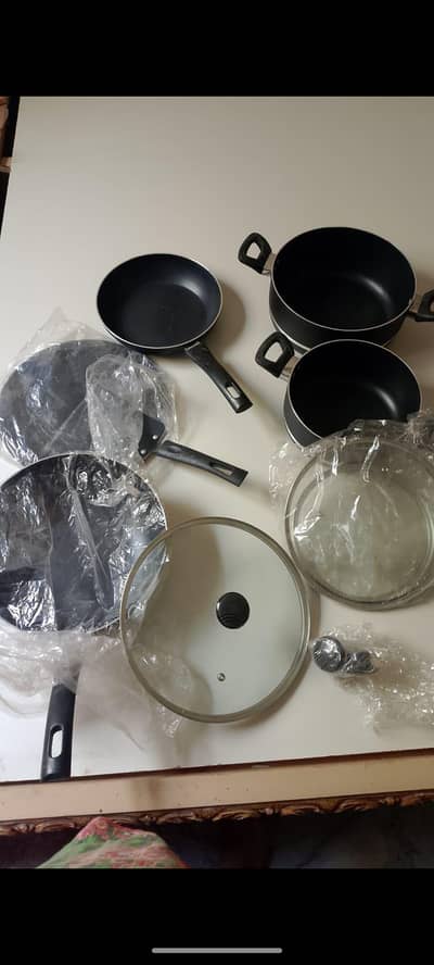 selling non stick set