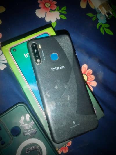 Infinix S5 4 64 white box sirf urjant need