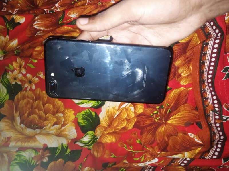 Apple iPhone 7 Plus 1