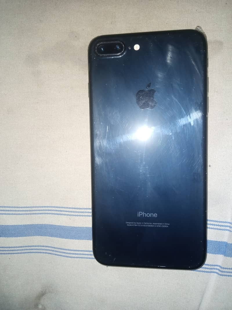 Apple iPhone 7 Plus 3