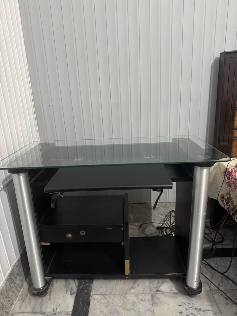 Office/Computer/TV/Study table 0