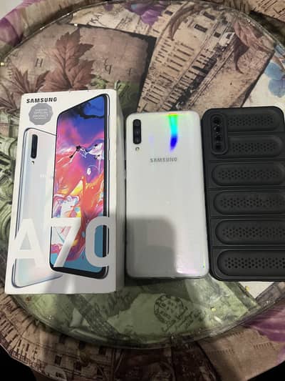 Samsung Mobile A70