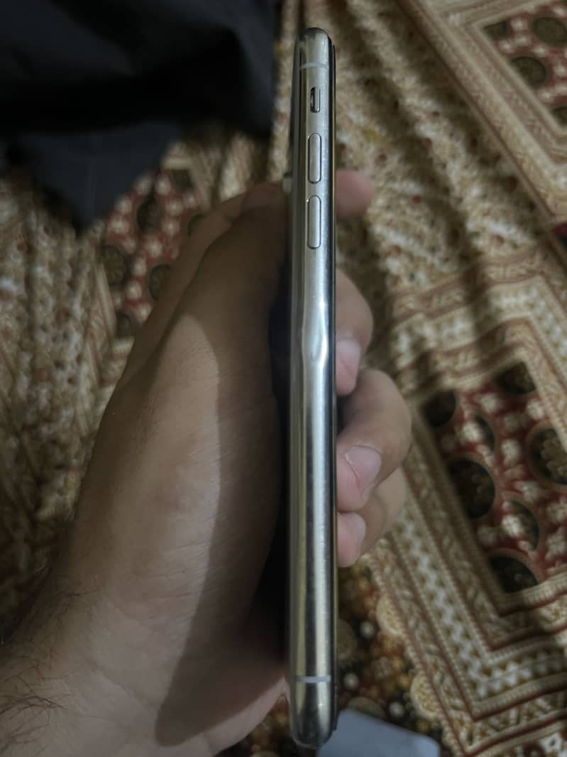 Apple iPhone X 2