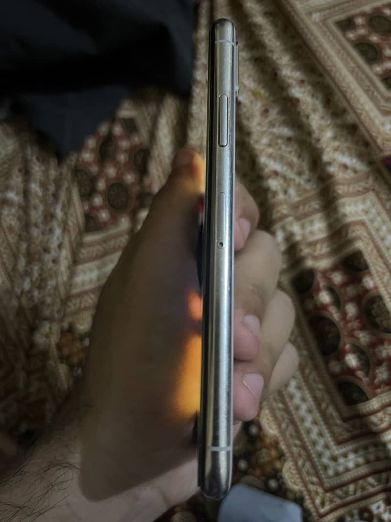 Apple iPhone X 6