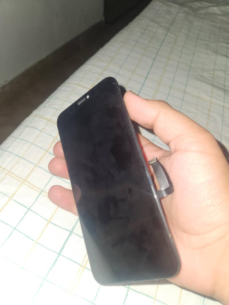 Apple iphone 11 panel 2