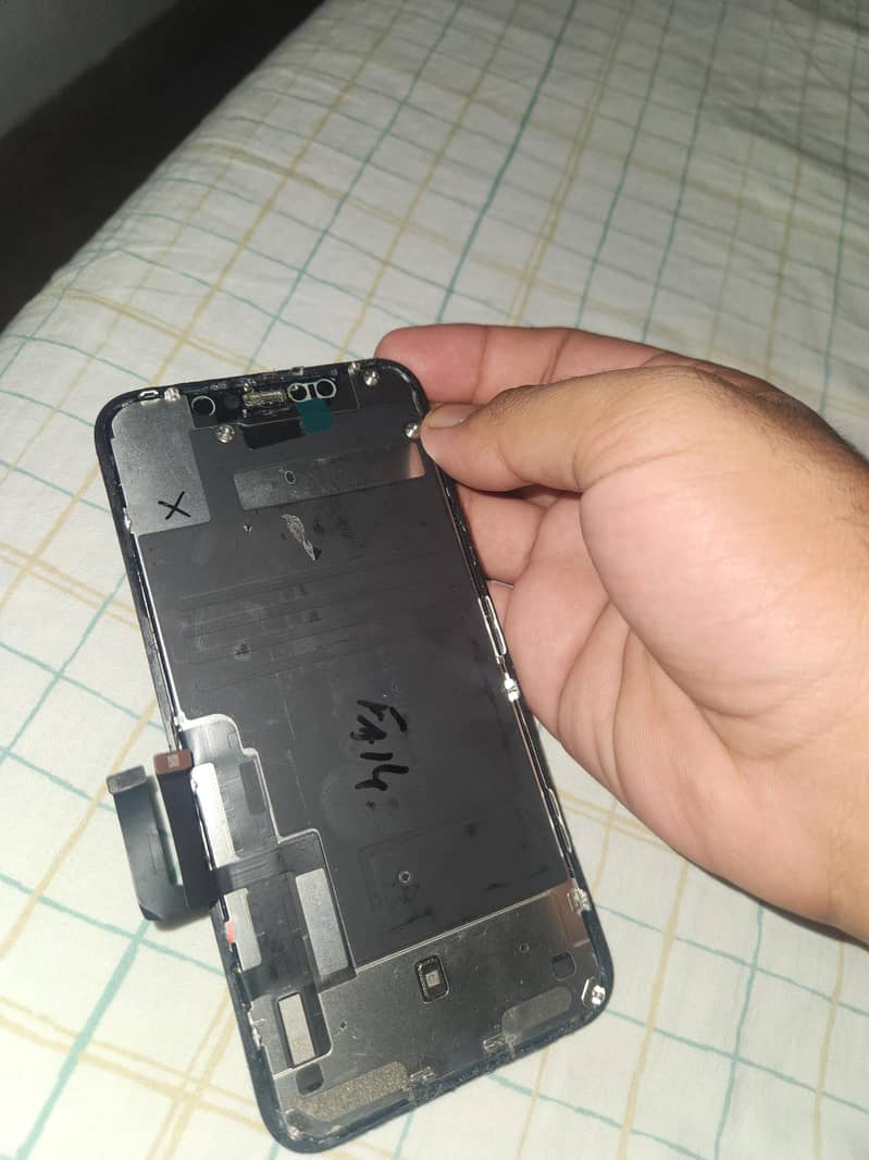Apple iphone 11 panel 3