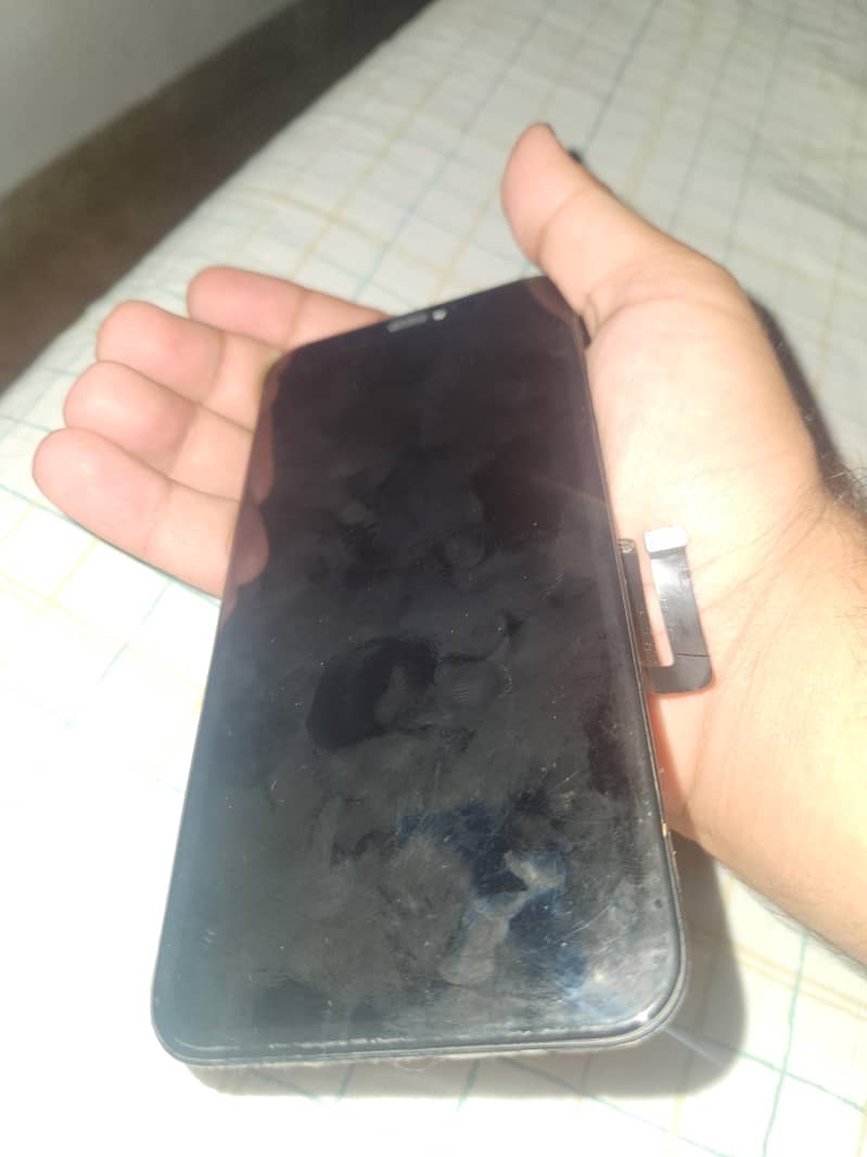 Apple iphone 11 panel 4