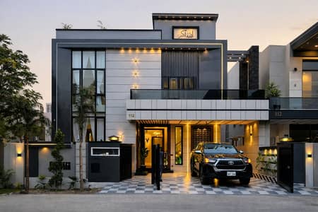 10 MARLA HOUSE WITH GOOD CONSTRUCTION AND ON ELEGANT LOCATION AVAILABLE FOR SALE IN BAHRIA TOWN