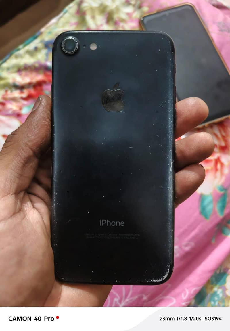 Apple iPhone 7 1