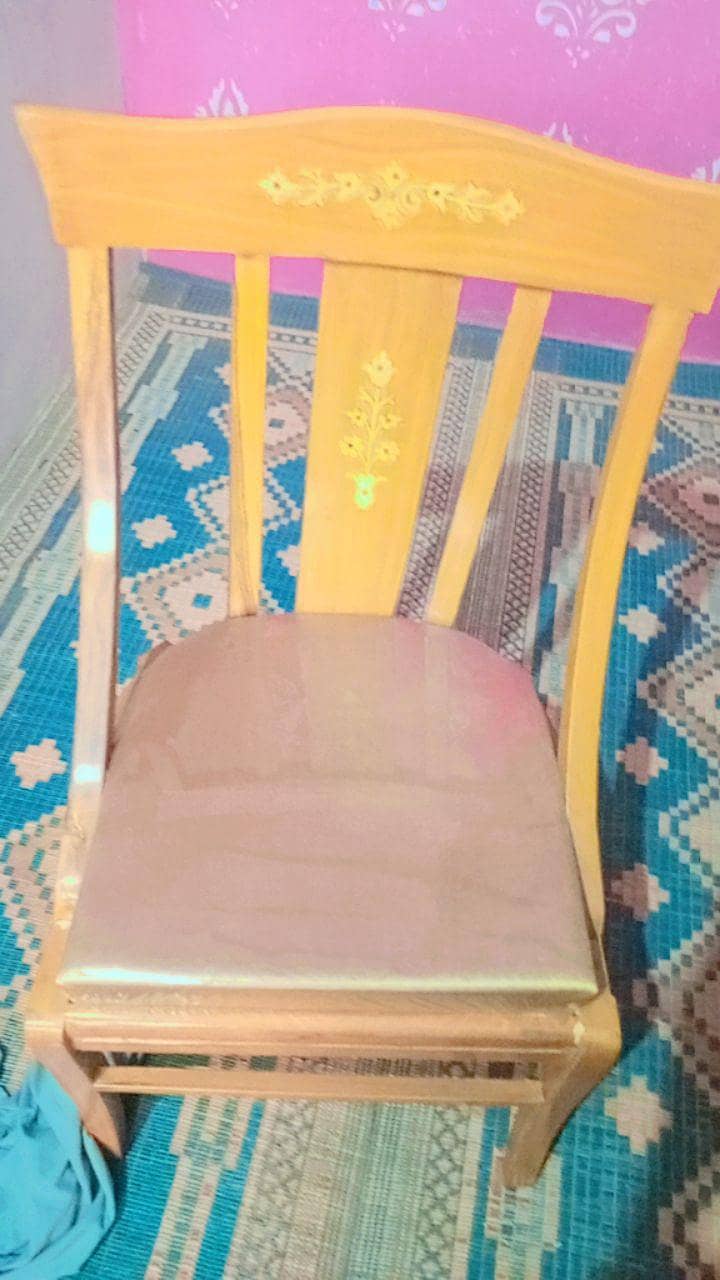Table & Chairs 3