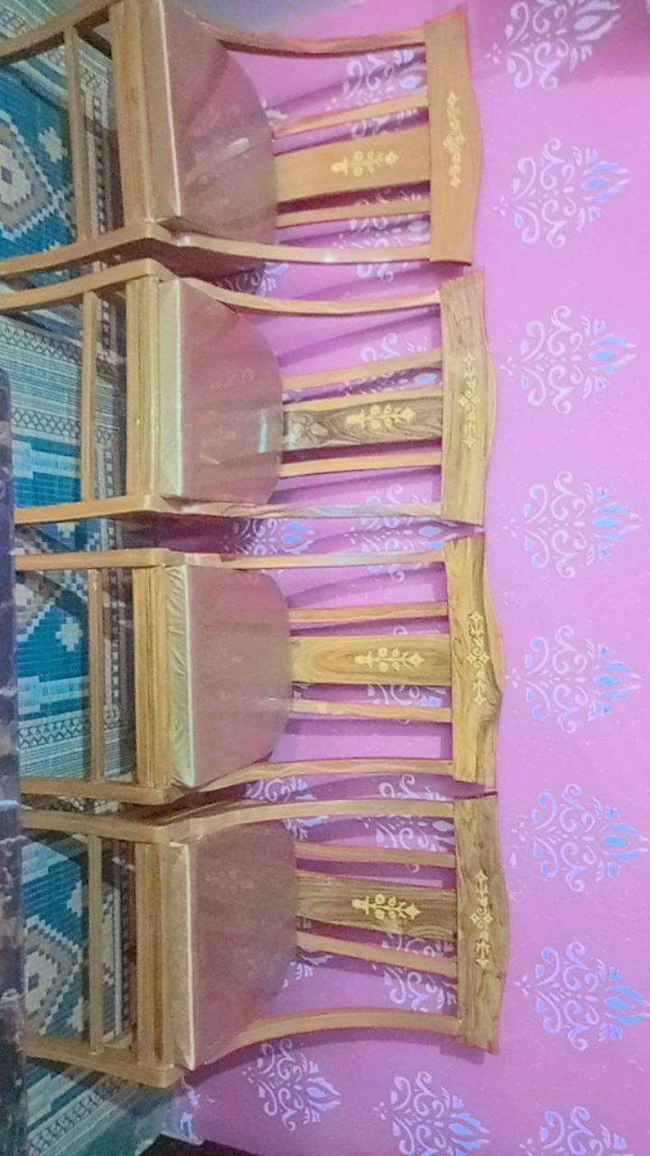 Table & Chairs 4