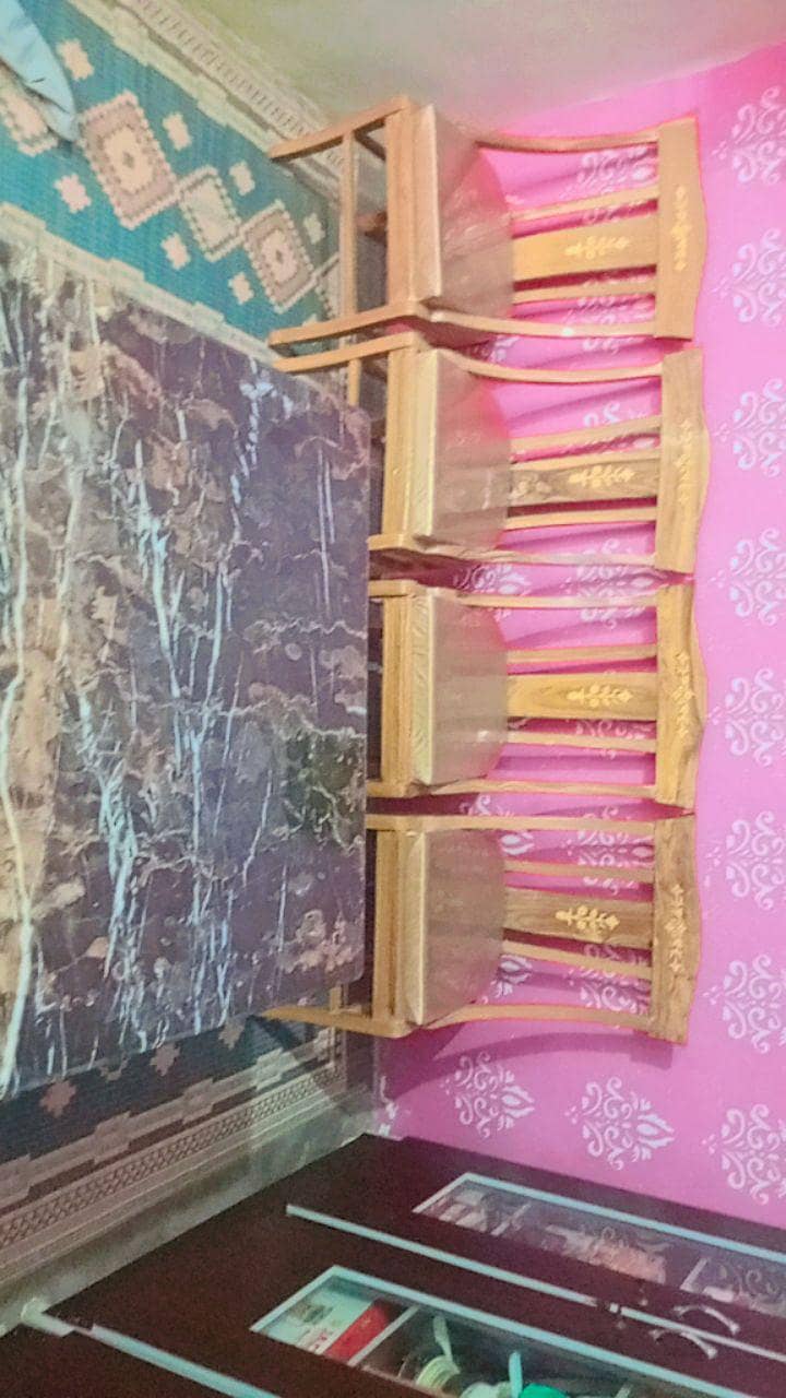 Table & Chairs 5
