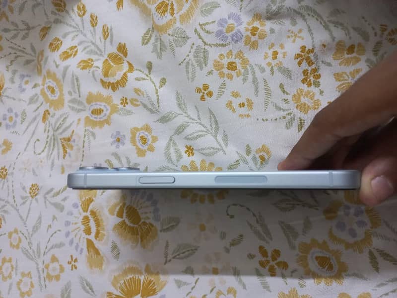 Apple iPhone 15 2