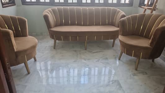 5 seater sofa, almost new, never used.