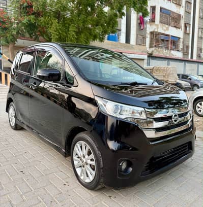Nissan highway star. Model 14 Reg 18. Top of the variant.