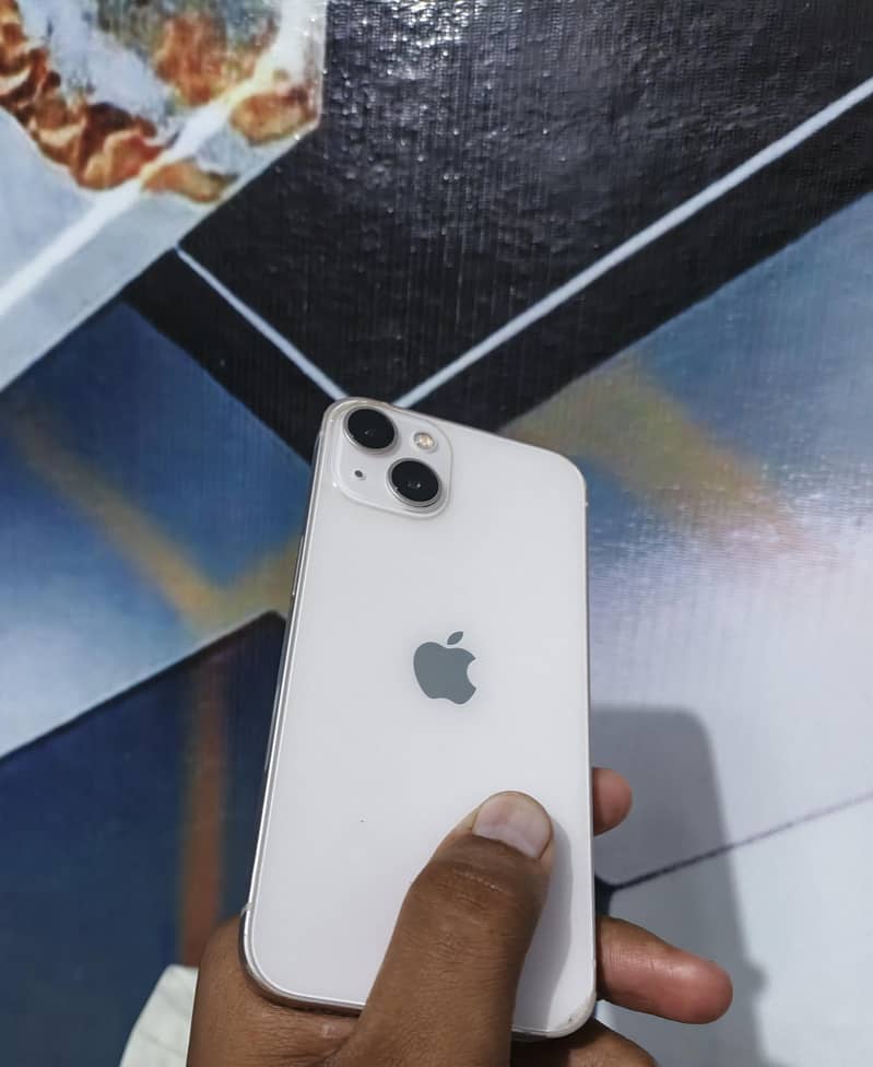Apple iPhone 13 1