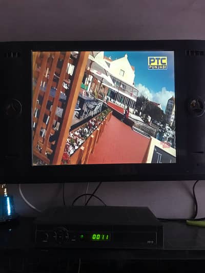 LCD+DISH RECIVER+ANTENA 2FT