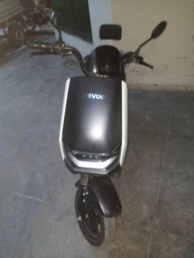 revoo electric Scooty all ok 2025 modil