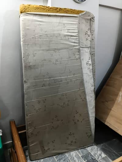 single bed foam mattress in good condition