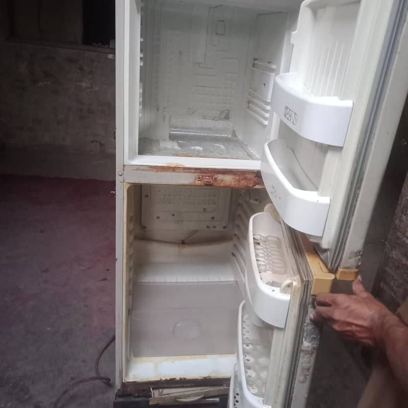 refrigerator 0