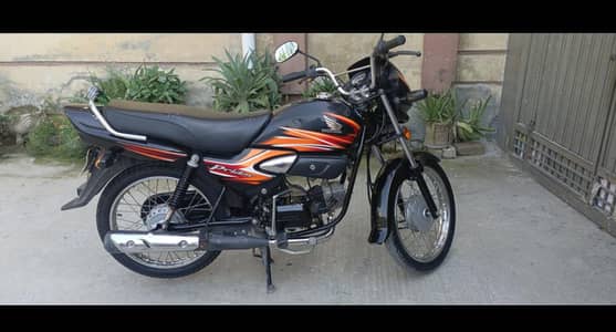Honda Pridor 100cc, Driven by Army Officer.