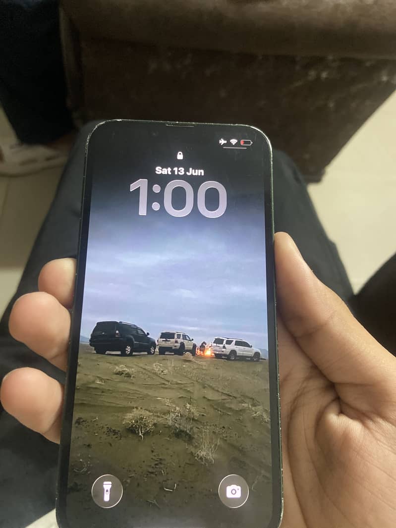 Apple iPhone 13 0