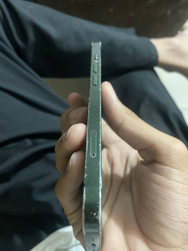 Apple iPhone 13 3