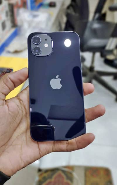 Apple iPhone 12