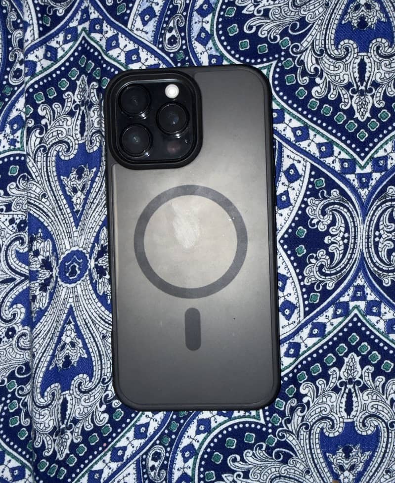 Apple iPhone 16 Pro Max 0