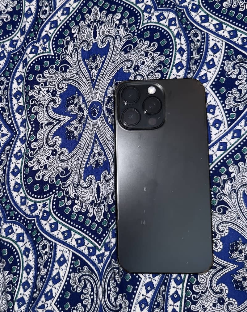 Apple iPhone 16 Pro Max 2