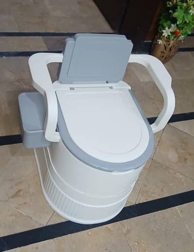 New Portable Commode Chair