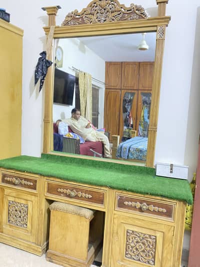 Carved solid wood  dressing table