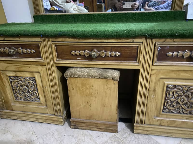 Carved solid wood  dressing table 2
