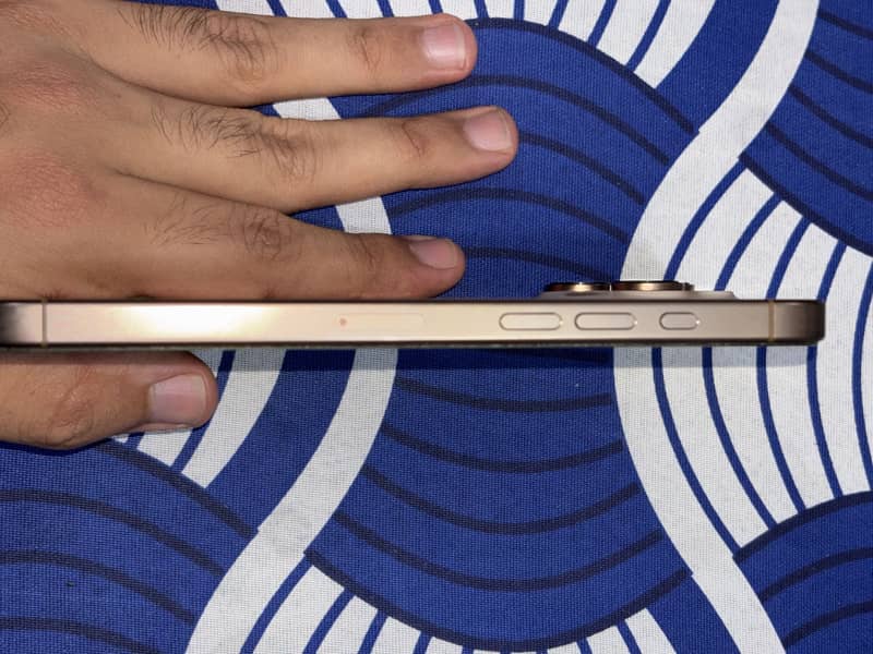 IPHONE 16 PRO MAX 2