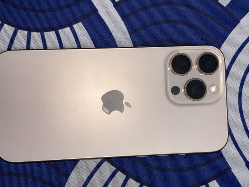 IPHONE 16 PRO MAX 7