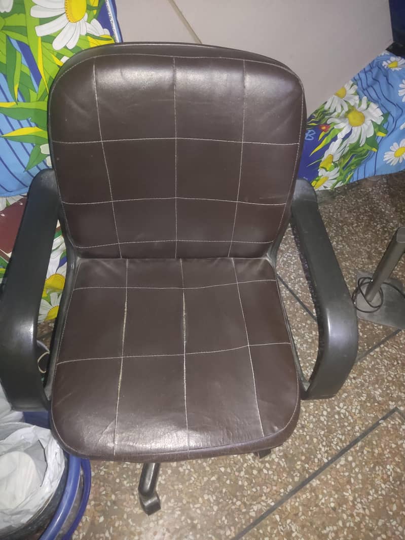 Chairs 10/10 0