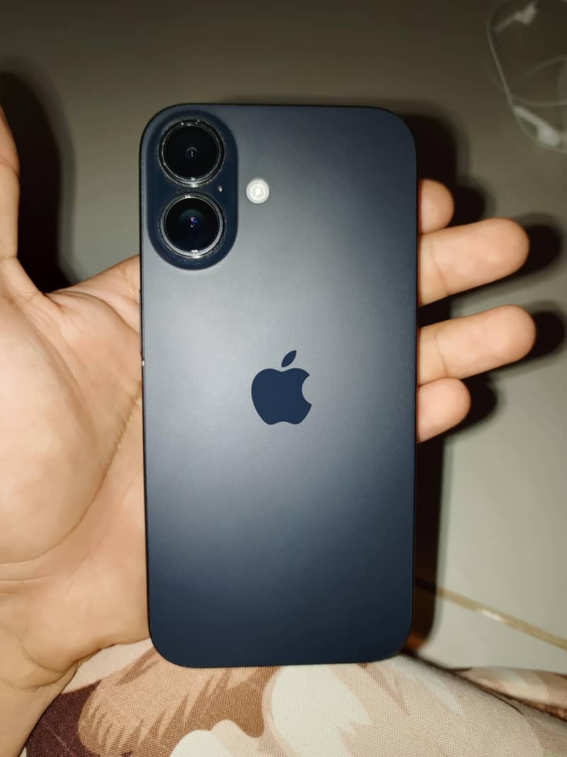 Apple iPhone 16 1