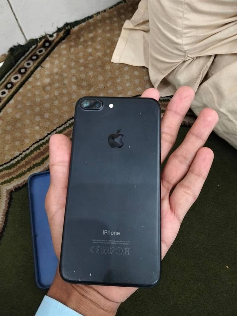 Apple iPhone 7 Plus 0