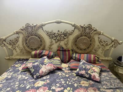 old bedroom furniture bed. dressing. wardrobe. divider.