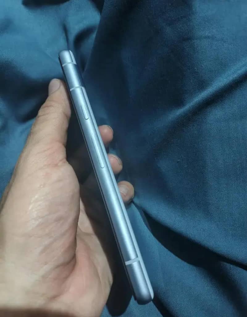 Google Pixel 7a 4