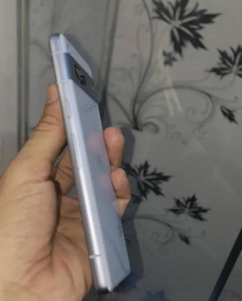 Google Pixel 7a 5