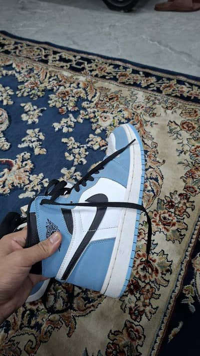 Air Jordan 1 Retro High OG University Blue.