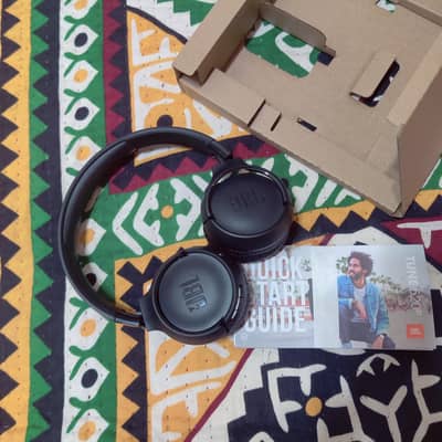 JBL 520bt headphones