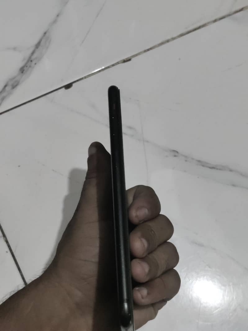 Apple iPhone 7 Plus 2